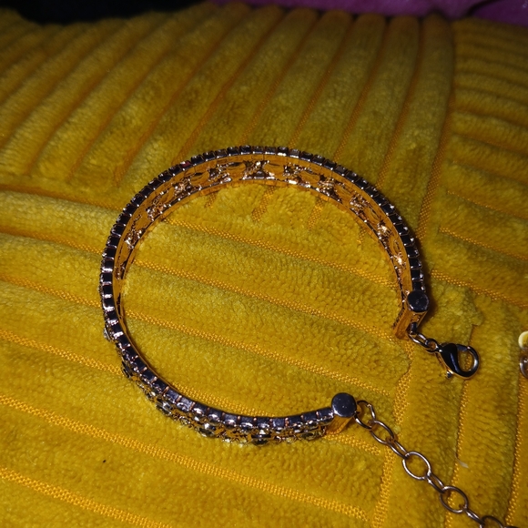 NAPIER Sparkling Halo Crystal Bracelet Rose Gold Claw Clasp NWOT - Picture 2 of 5